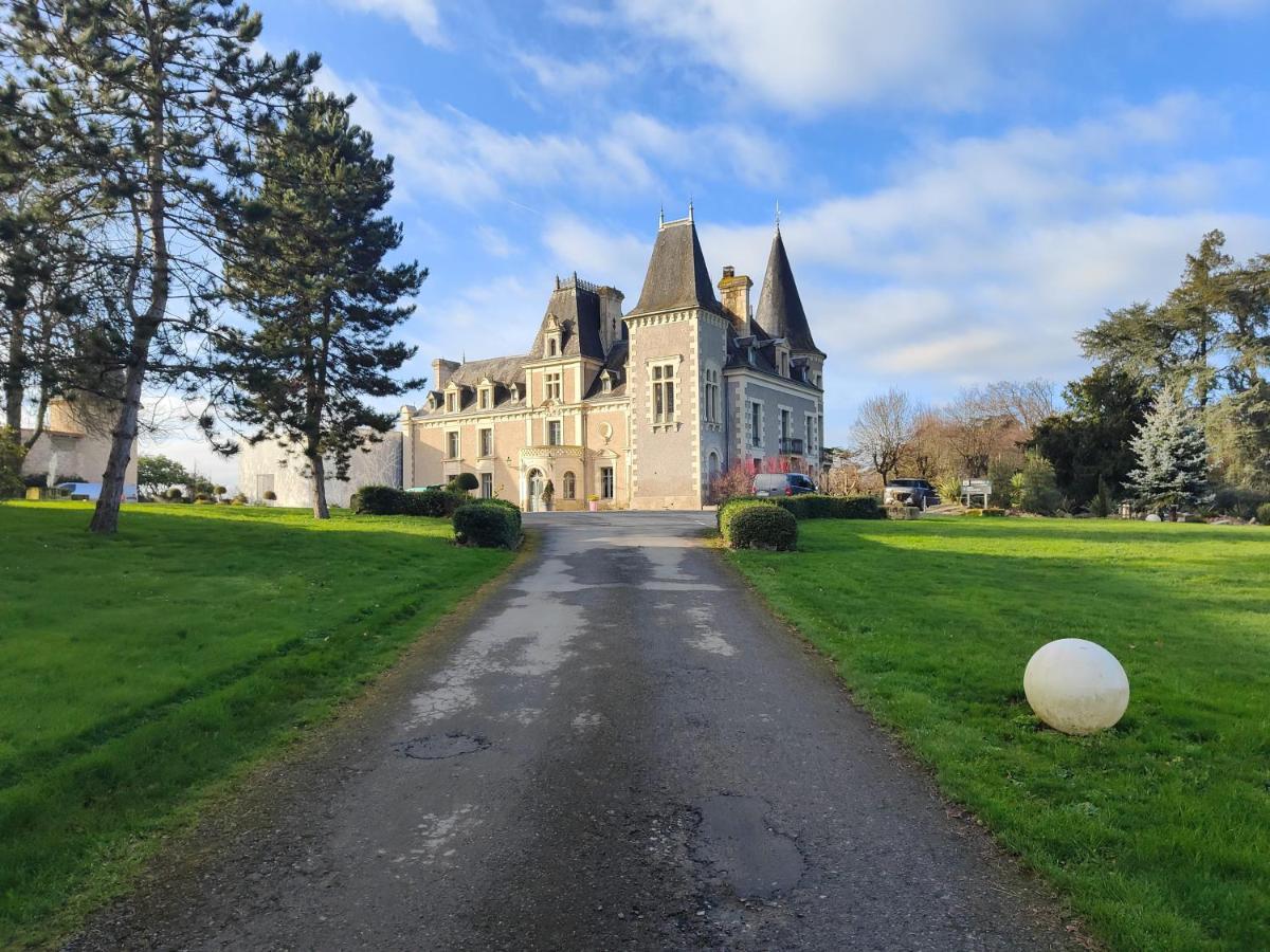 Hotel Chateau De La Barbiniere Сен-Лоран-сюр-Севр Экстерьер фото